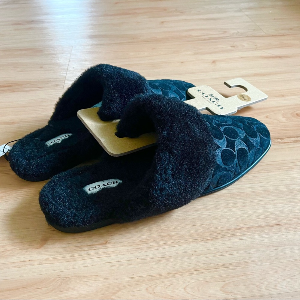 Coach Sherpa Flat Mule In Signature
Suede#CCX65 Women 9.0 US - Picture 6 of 9
